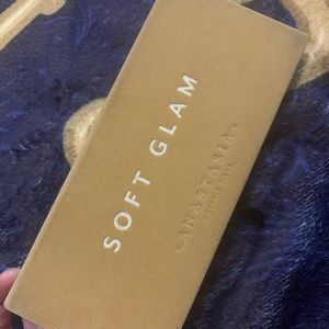 Anastasia Beverly Hills Soft Glam Palette